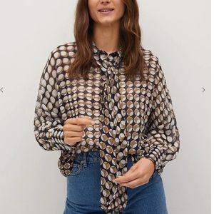 Mango geometric bow top